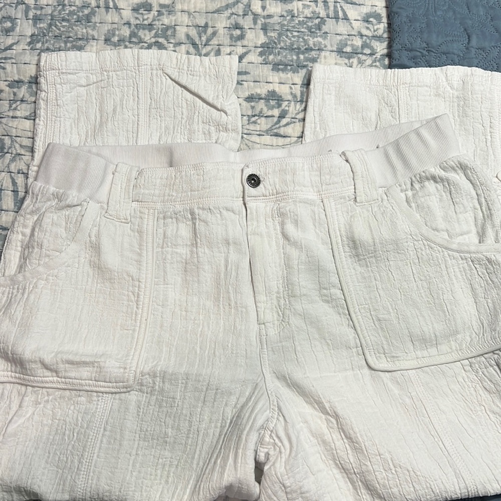 White Chico Capris Pants